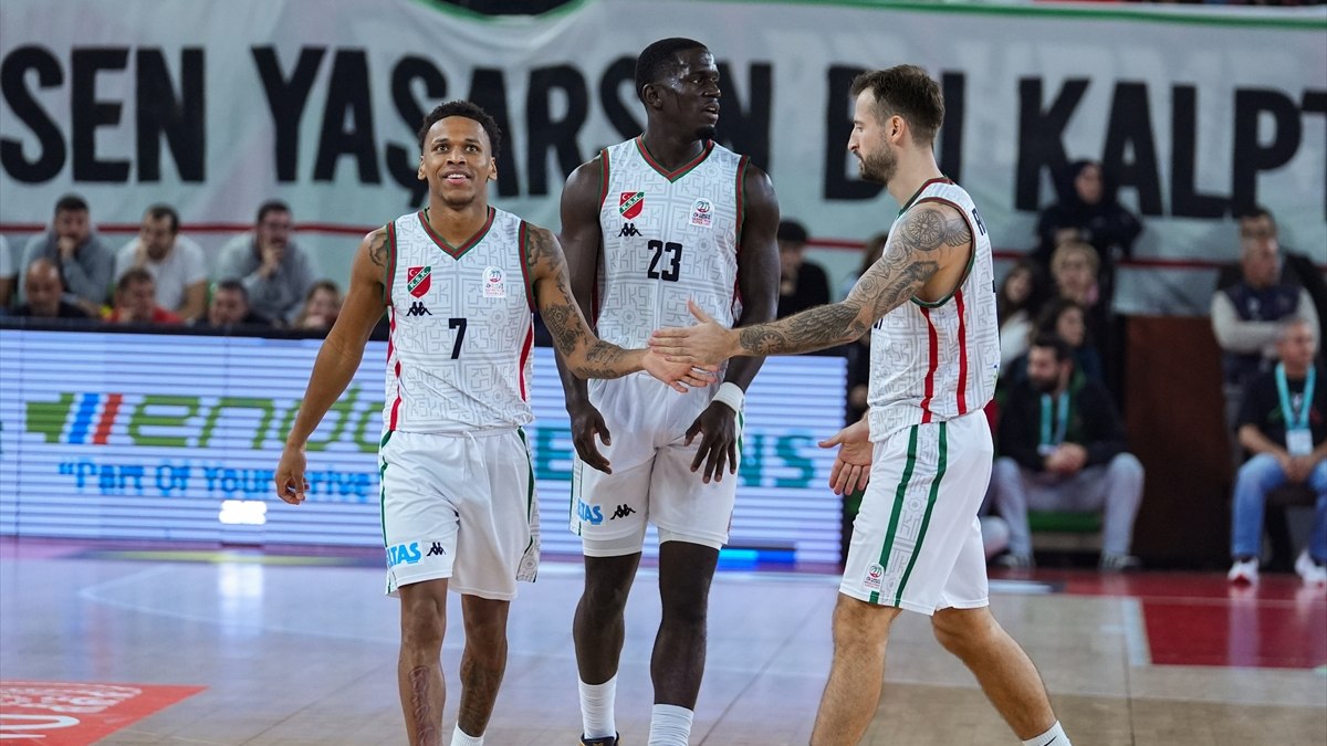 Karşıyaka, Yalovaspor Basketbol karşısında kazandı